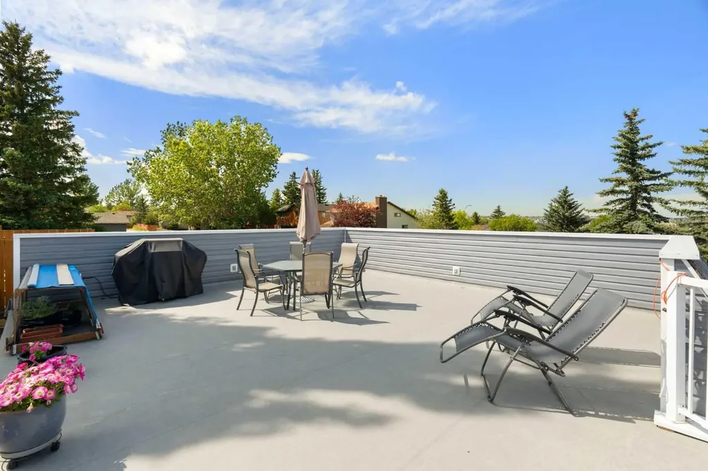 32 Beddington Road NE Calgary AB T3K 1N6