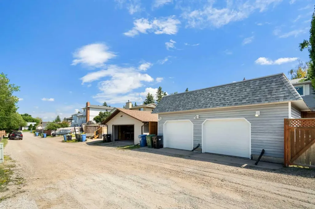 32 Beddington Road NE Calgary AB T3K 1N6