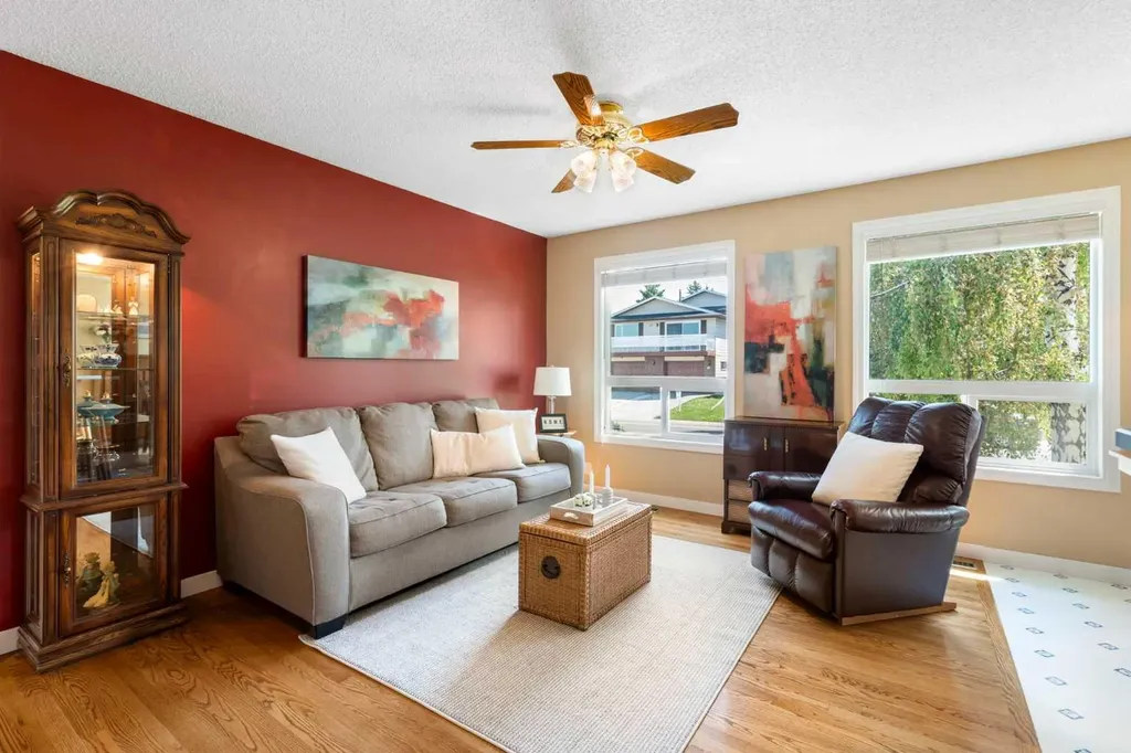 32 Beddington Road NE Calgary AB T3K 1N6
