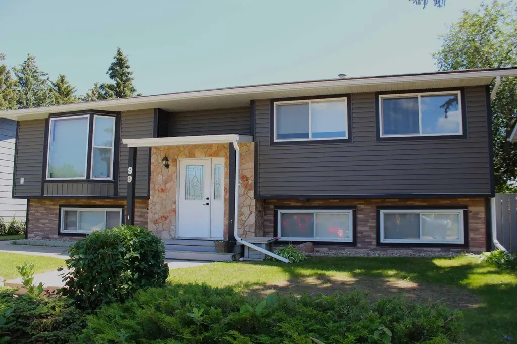 99 Mcnab Park Street E Brooks AB T1R 0K6