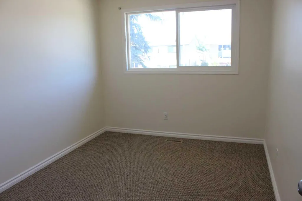 99 Mcnab Park Street E Brooks AB T1R 0K6