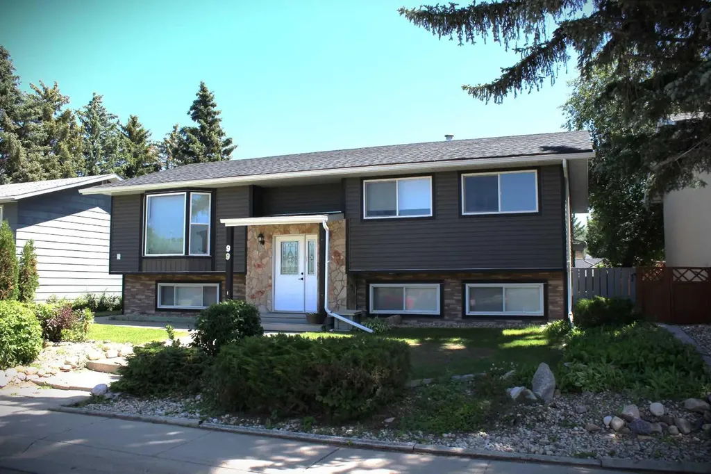 99 Mcnab Park Street E Brooks AB T1R 0K6