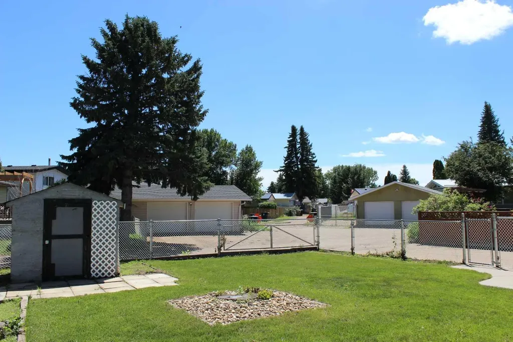 99 Mcnab Park Street E Brooks AB T1R 0K6