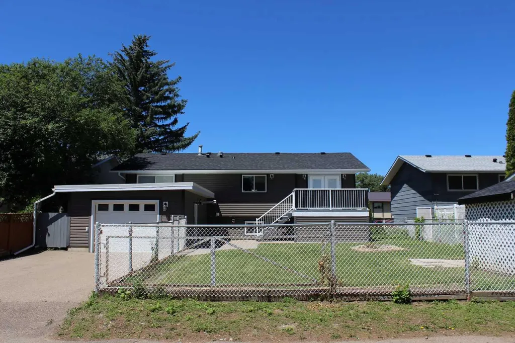 99 Mcnab Park Street E Brooks AB T1R 0K6