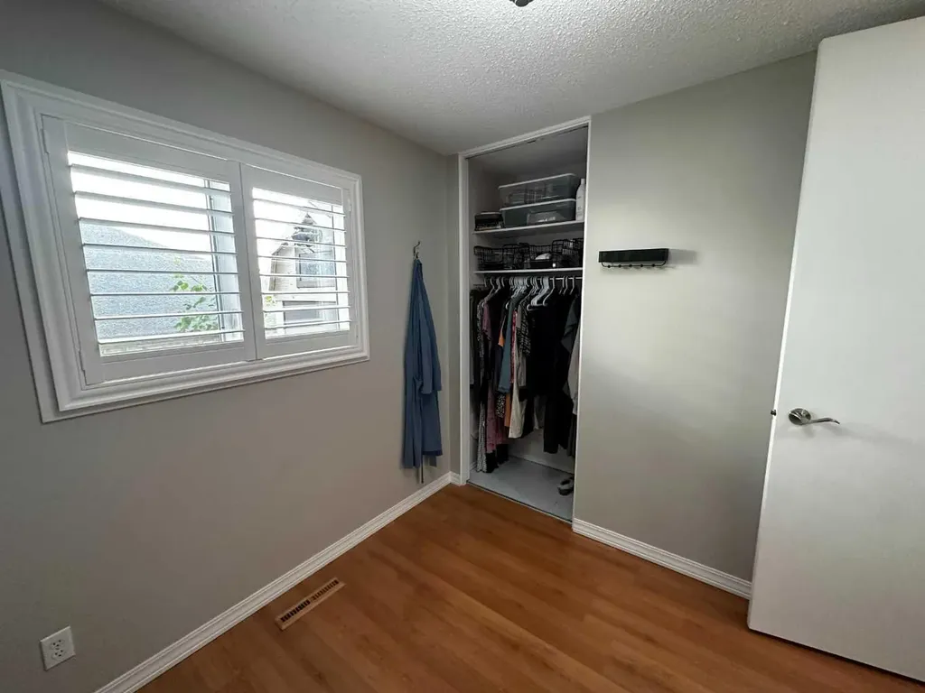 129 Greenview Close N Lethbridge AB T1H4K8