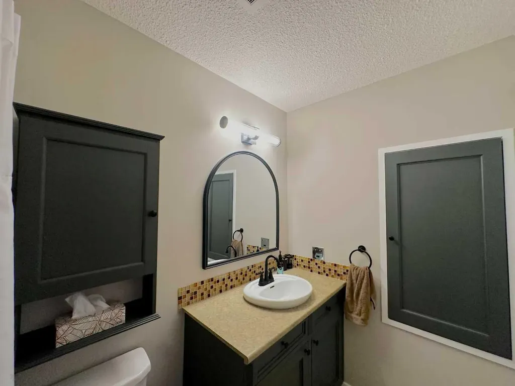 129 Greenview Close N Lethbridge AB T1H4K8