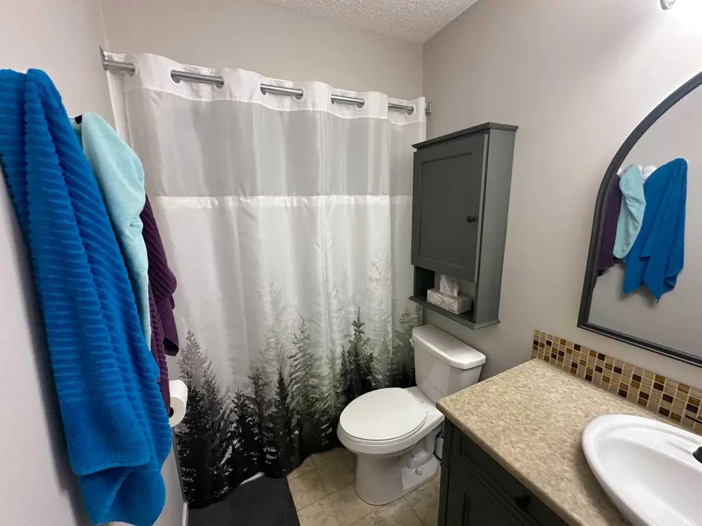 129 Greenview Close N Lethbridge AB T1H4K8
