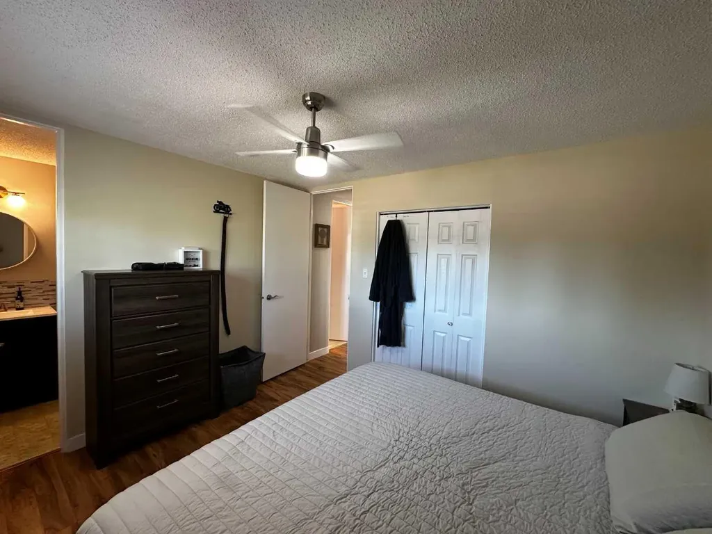 129 Greenview Close N Lethbridge AB T1H4K8