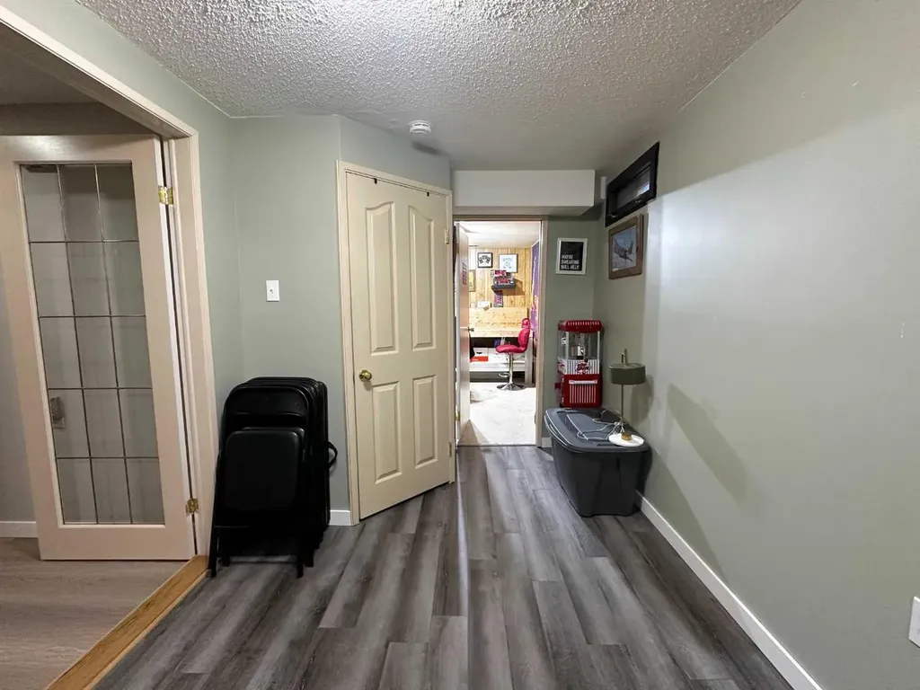 129 Greenview Close N Lethbridge AB T1H4K8
