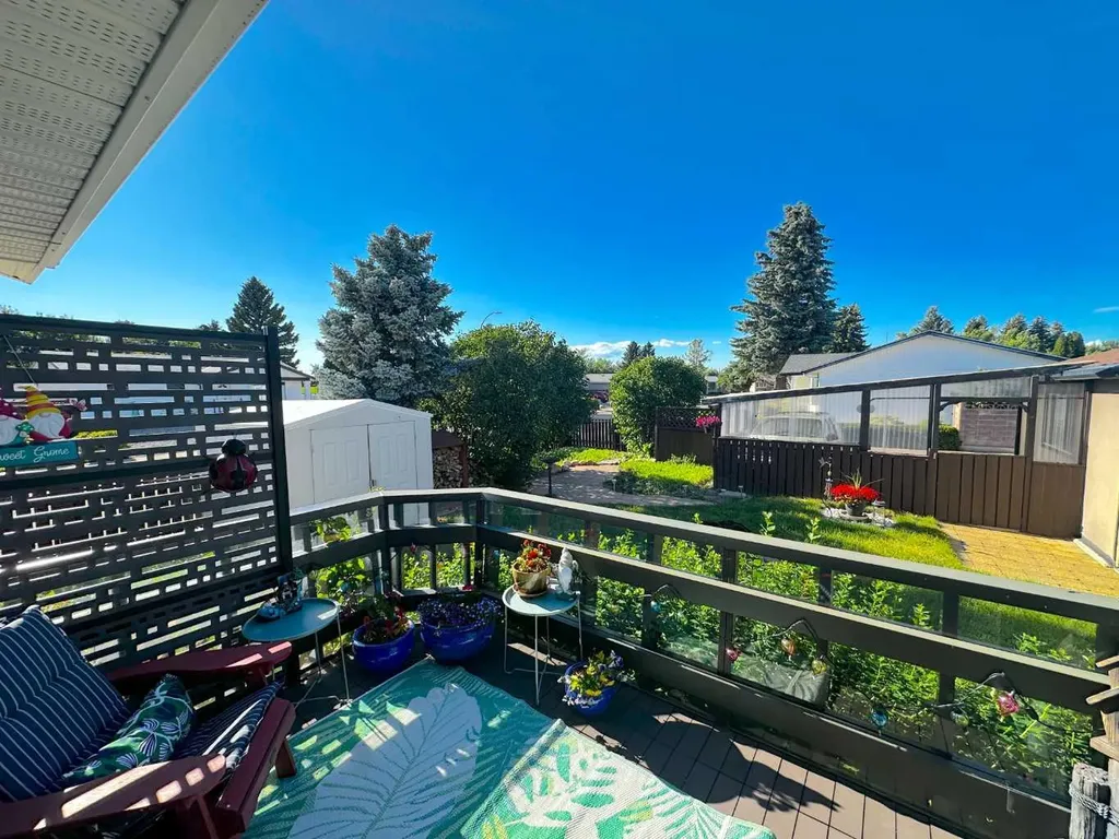 129 Greenview Close N Lethbridge AB T1H4K8