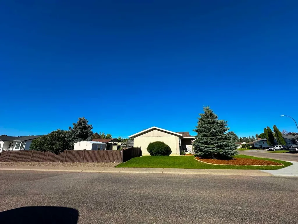 129 Greenview Close N Lethbridge AB T1H4K8