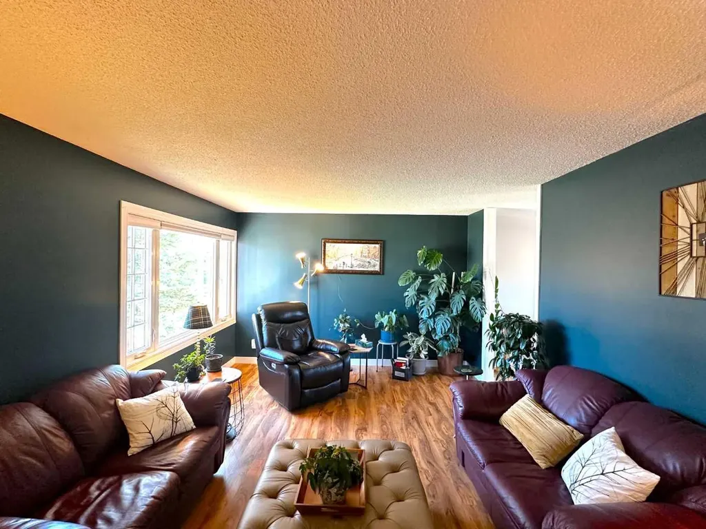 129 Greenview Close N Lethbridge AB T1H4K8