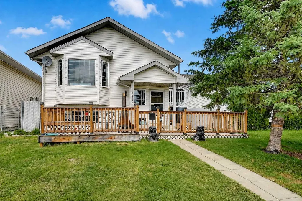 9748 123 Avenue Grande Prairie AB T8V7K9