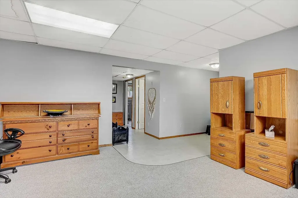 9748 123 Avenue Grande Prairie AB T8V7K9