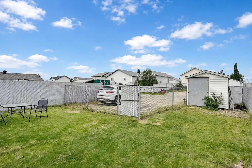 9748 123 Avenue Grande Prairie AB T8V7K9