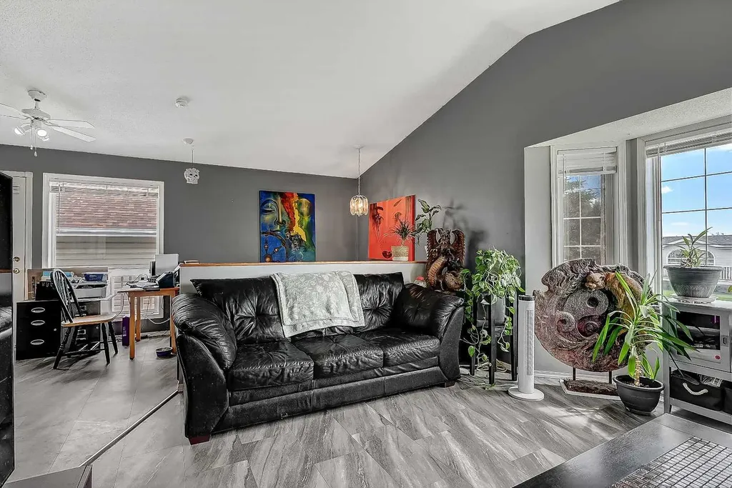 9748 123 Avenue Grande Prairie AB T8V7K9