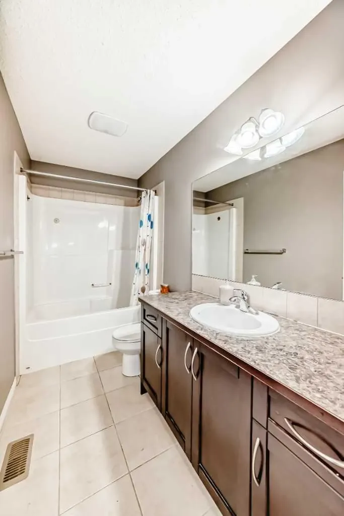 2092 Reunion Boulevard NW Airdrie AB T4B 0J2