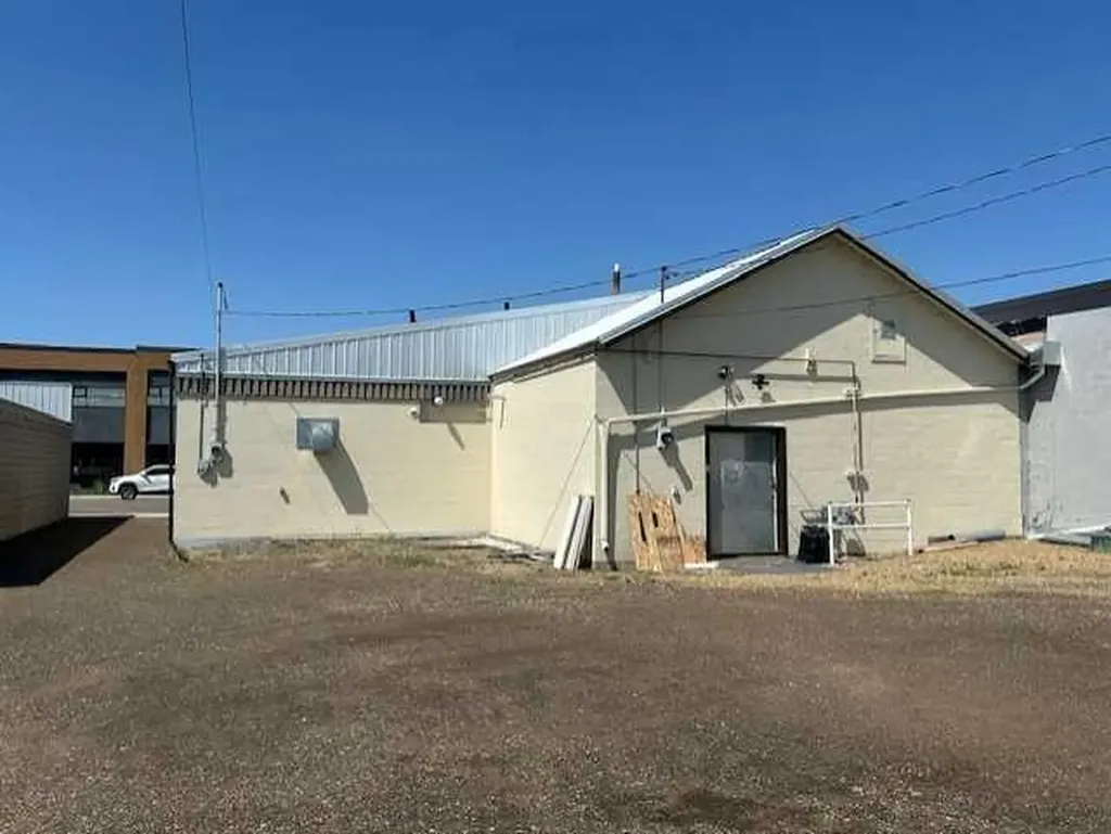 209 2 Avenue W Hanna AB T0J1P0