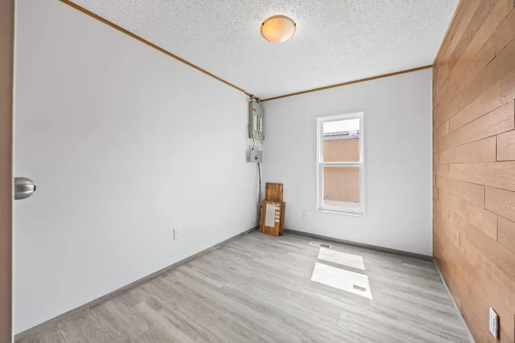 6220 17 Avenue SE Calgary AB T2A 0W6