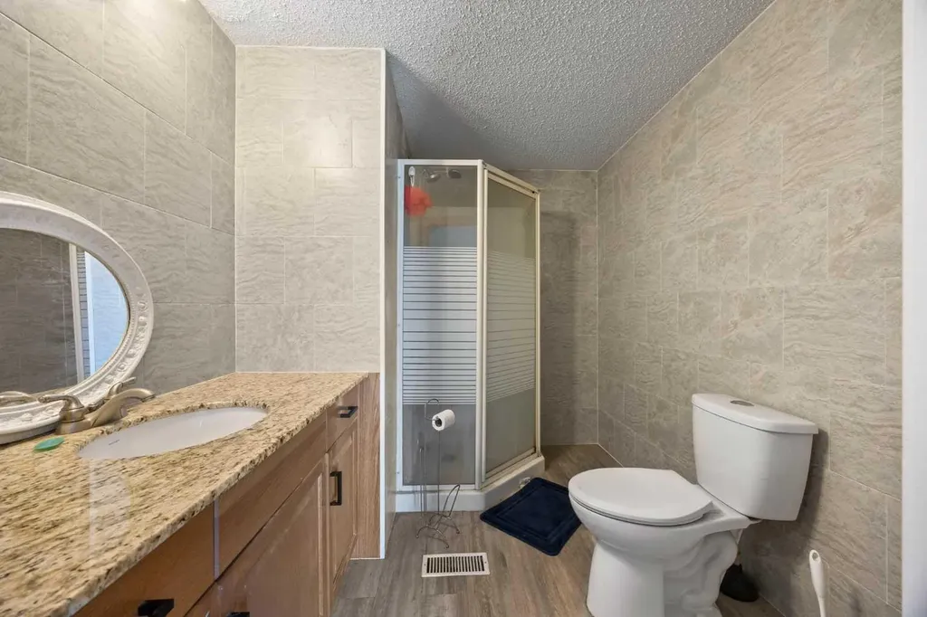 6220 17 Avenue SE Calgary AB T2A 0W6