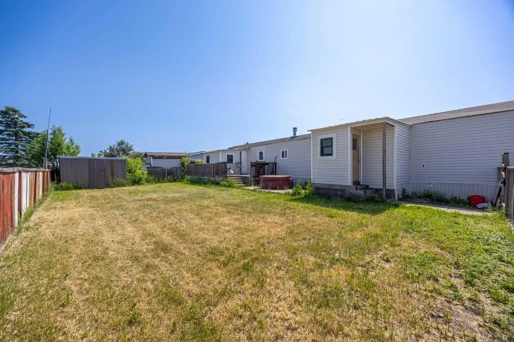 6220 17 Avenue SE Calgary AB T2A 0W6