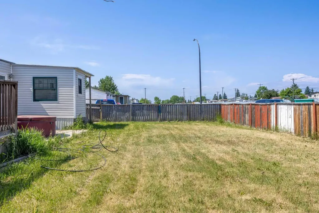 6220 17 Avenue SE Calgary AB T2A 0W6