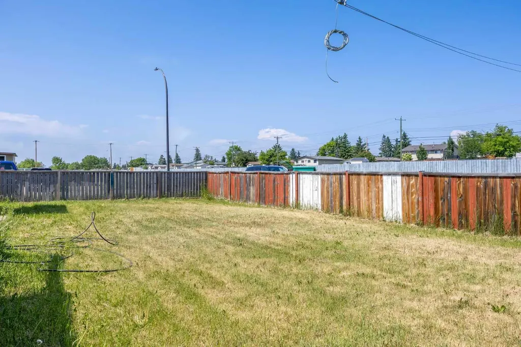 6220 17 Avenue SE Calgary AB T2A 0W6