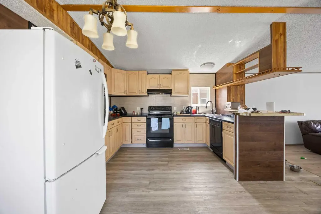 6220 17 Avenue SE Calgary AB T2A 0W6