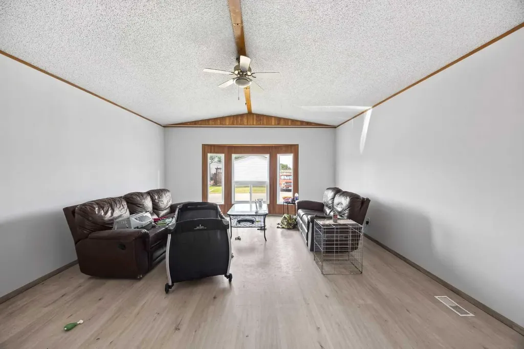 6220 17 Avenue SE Calgary AB T2A 0W6