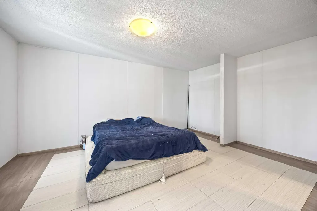 6220 17 Avenue SE Calgary AB T2A 0W6