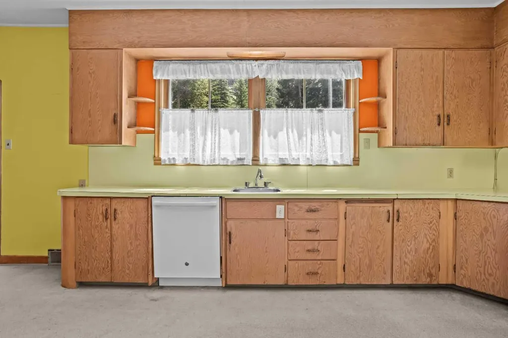 404 Otter Street Banff AB T1L1E3