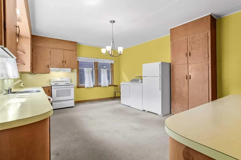 404 Otter Street Banff AB T1L1E3