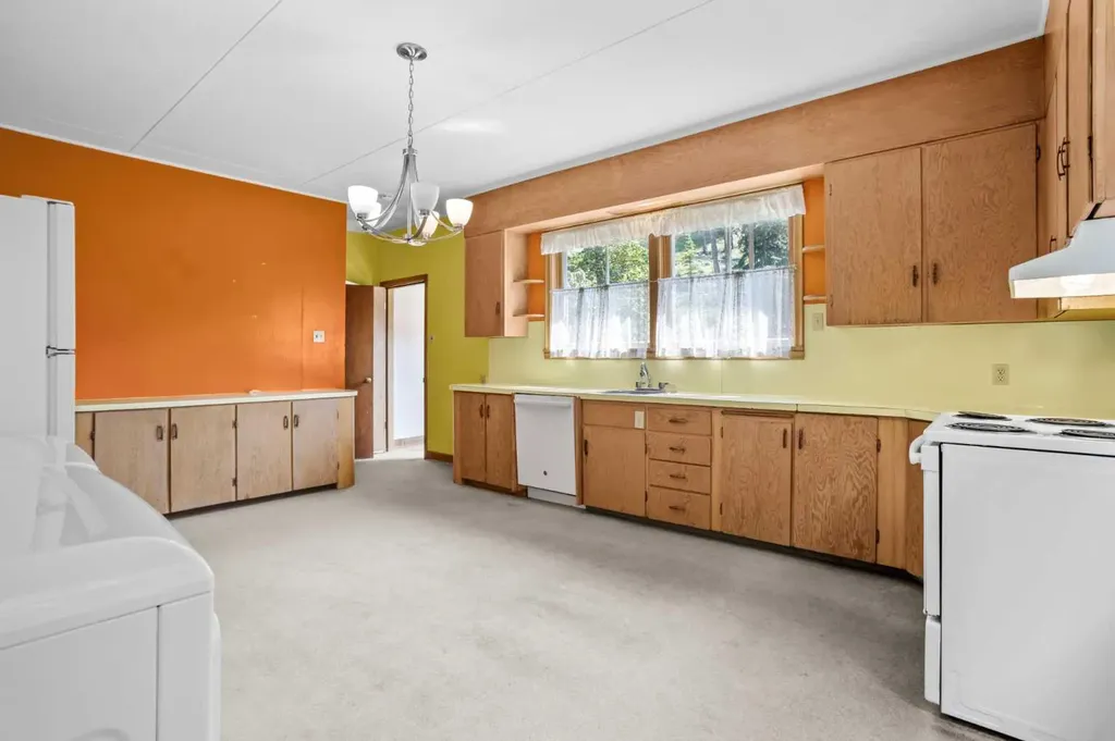 404 Otter Street Banff AB T1L1E3