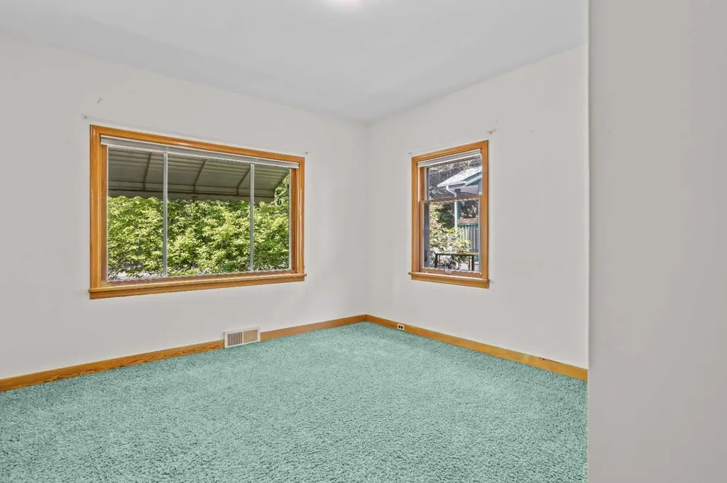 404 Otter Street Banff AB T1L1E3
