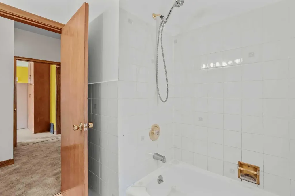 404 Otter Street Banff AB T1L1E3