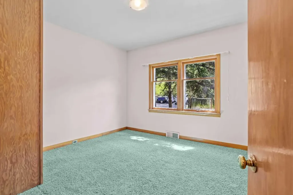 404 Otter Street Banff AB T1L1E3
