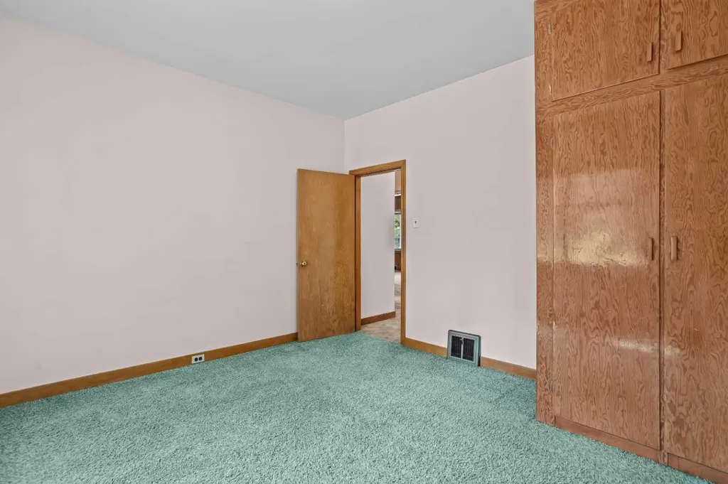 404 Otter Street Banff AB T1L1E3