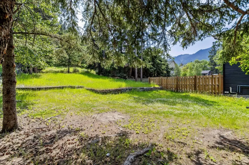404 Otter Street Banff AB T1L1E3