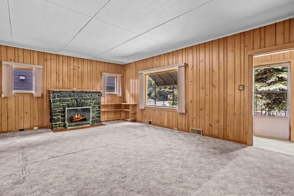 404 Otter Street Banff AB T1L1E3