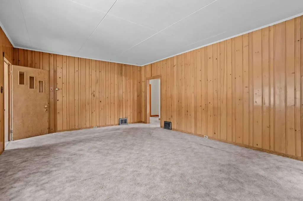 404 Otter Street Banff AB T1L1E3