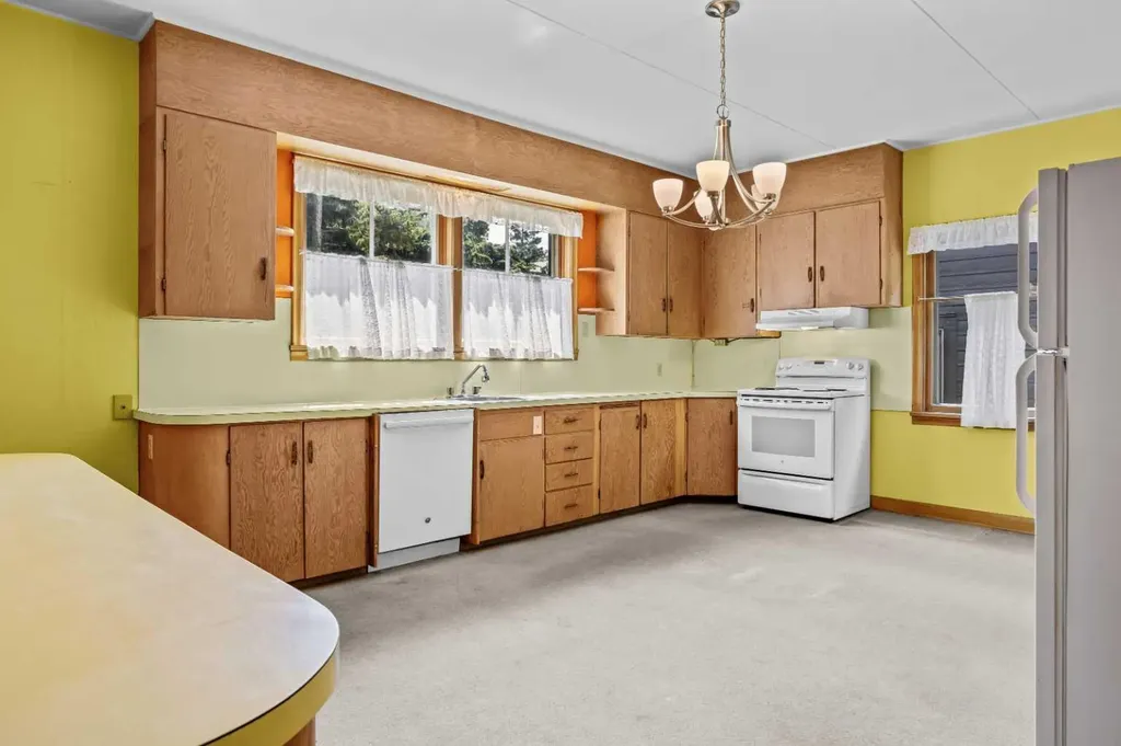 404 Otter Street Banff AB T1L1E3