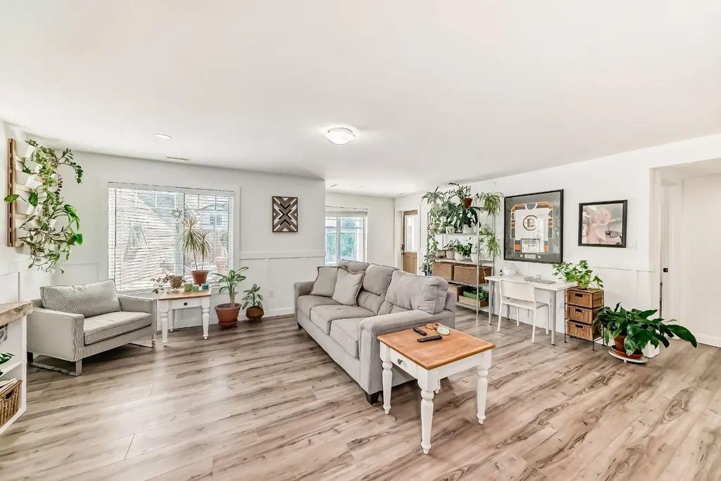 340 Tartan Circle W Lethbridge AB T1J 0Z1