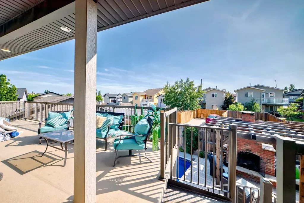 340 Tartan Circle W Lethbridge AB T1J 0Z1