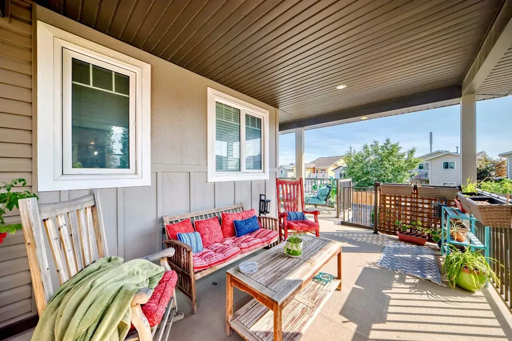 340 Tartan Circle W Lethbridge AB T1J 0Z1