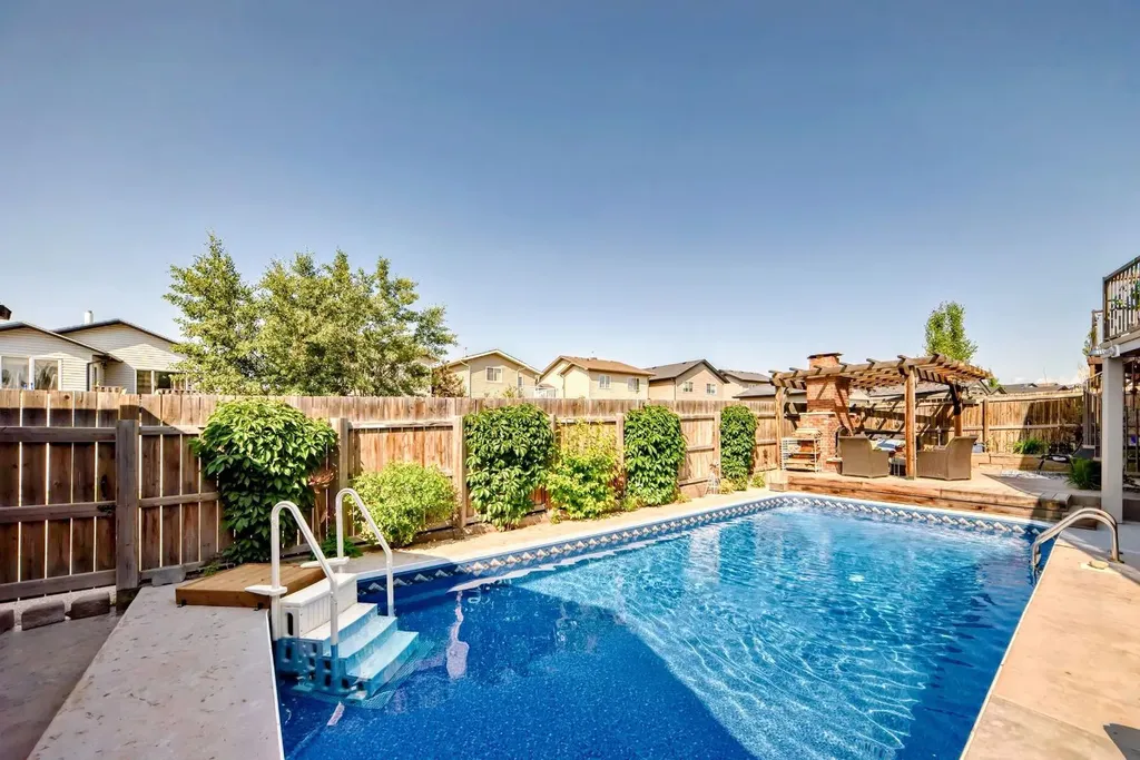 340 Tartan Circle W Lethbridge AB T1J 0Z1