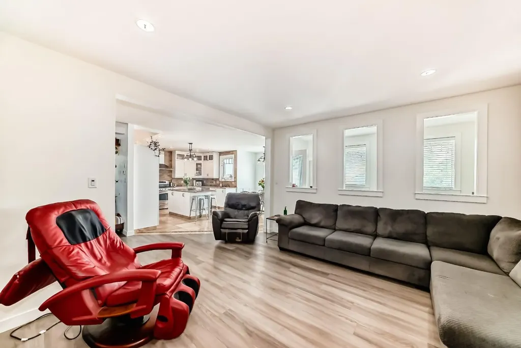 340 Tartan Circle W Lethbridge AB T1J 0Z1