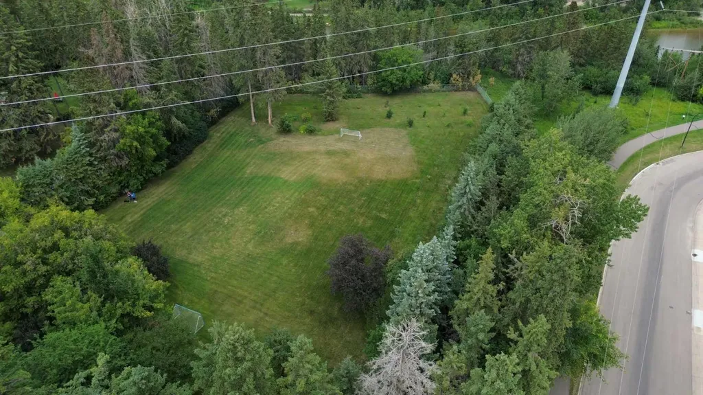 20 Cronquist Close Red Deer AB T4N1E3