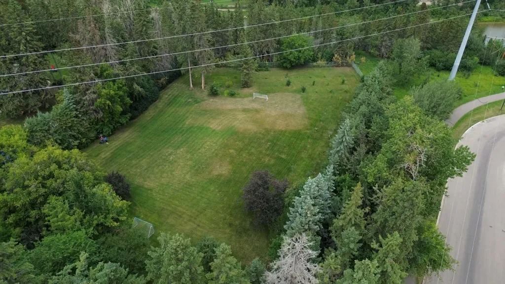 20 Cronquist Close Red Deer AB T4N1E3