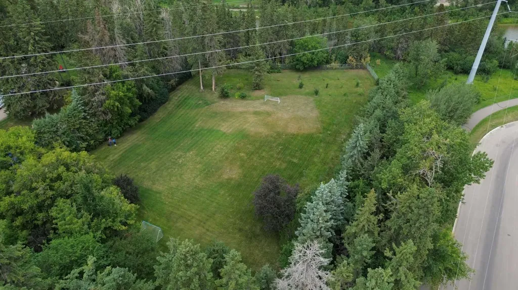 20 Cronquist Close Red Deer AB T4N1E3