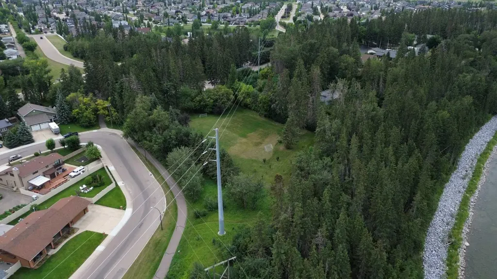 20 Cronquist Close Red Deer AB T4N1E3